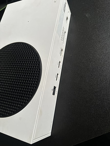 Продам xbox series s 512гб (2 фото из 3)