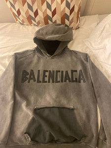Balenciaga Tape Type худи (1 фото из 2)