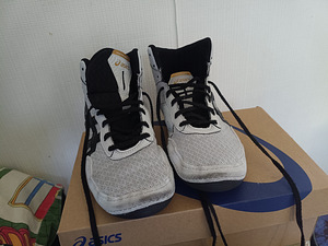 Продам борцовки Asics, лёгкие и удобные (1 фото из 5)