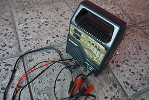 Laadija 2 AMP / 8 AMP (1 foto / 1)