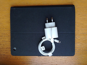 iPad 4, 16гБ, Черный (4 фото из 4)