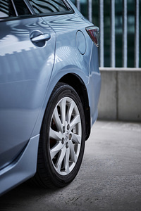 Mazda Valuveljed 17 OEM Suverehvidega (3 foto / 3)