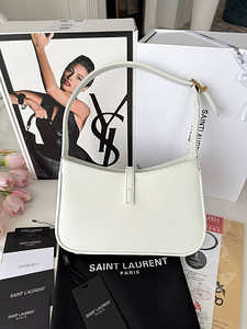 Yves Saint Laurent Hobo Le 5 À 7 valge/kuldne koopia kott (9 foto / 10)