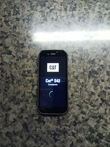 Mobiiltelefon CAT s42 + 2 kaitse klaas (5 foto / 5)