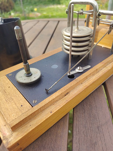 Антикварный барограф, завод "Gidromet Instruments", Рига. (7 фото из 9)