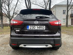 Nissan Qashqai Tekna 1.6 120kW (8 foto / 11)