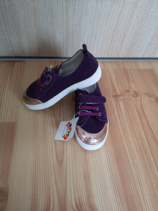 Uued seemisnahast kingad s. 29 (1 foto / 3)