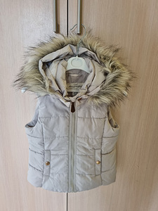 Vest H&M suurus 110/116 (1 foto / 3)