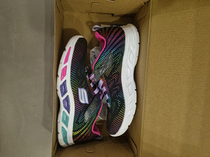 Skechers vilkuvad tossud s.34 (4 foto / 4)