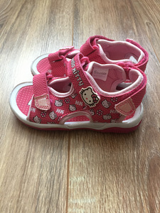 Hello Kitty сандалии, новые (1 фото из 3)