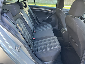 Volkswagen Golf GTD (14 foto / 15)