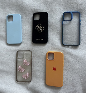 Чехлы для iPhone 12 (1 фото из 1)