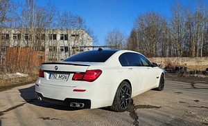 BMW 730LD LONG M-Sportpakett (8 фото из 12)