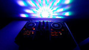 Продается Numark Party Mix DJ пульт (7 фото из 7)