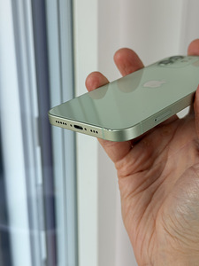 iPhone 12 — 256GB — Зелёный (6 фото из 10)