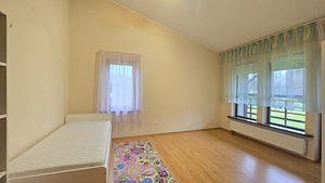 Mūsdienīgs, mājīgs dzīvoklis zaļajā Pikalnes rajonā! (4 foto no 17)