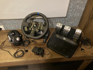 Logitech G923 + Pedals + Shifter (Full Set) (1 foto / 8)
