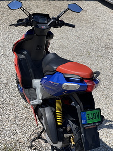Aprilia SR50R (4 foto / 6)
