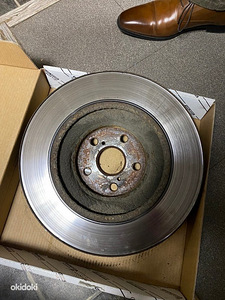 Eesmised pidurikettad Brembo Lexus Ls600hl (2 foto / 3)