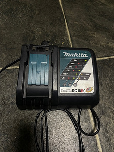 Makita DC18RC Laadija (1 foto / 3)