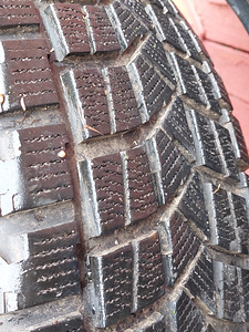 Шины 235/60 R18 (2 фото из 3)