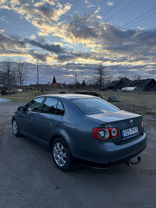 Volkswagen Jetta 1.6 75kw (3 foto / 6)