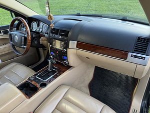 VOLKSWAGEN TOUAREG 3.0 165kw (9 foto / 14)