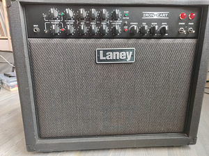 Laney IRONHEART IRT30-112 võim (6 foto / 8)