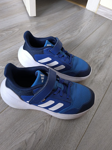 Adidas tossud 35 suurus (1 foto / 4)