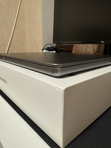 MacBook Pro 16 inch - 2021 - M1 Pro - 32GB - 1TB (2 foto / 4)