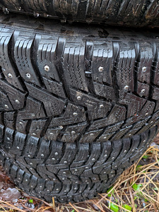 Шипованные шины с дисками 195/55/R16 Hankook (2 фото из 2)