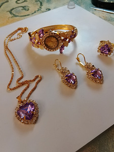 Juhla koru setti ja rannekello lila kristalli lasi helmillä (1 valokuva sivusta 4)