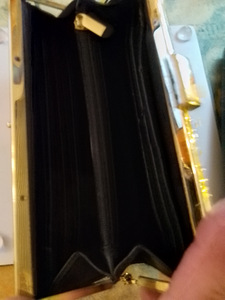 Musta Harrrods lompakko Lontoon kauppakeskus (4 valokuva sivusta 5)