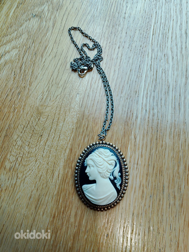 PRONSSI CAMEE KAULAKORU / PUKUKORU