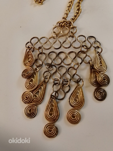 Pronssi kaulakoru vintage amuletti