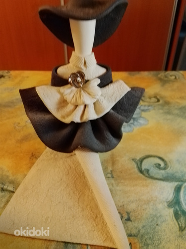 Avantgarde nainen patsas