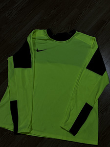 Nike longsleeve (1 foto / 2)