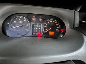Opel Vivaro 2.5 tdci (9 foto / 14)