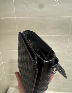 Louis Vuitton (3 foto / 3)