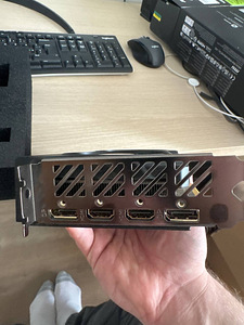 Продам Gigabyte GeForce RTX 4060 WINDFORCE OC 8G (3 фото из 3)