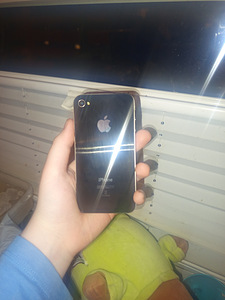 iPhone 4 16 ГБ (1 фото из 2)