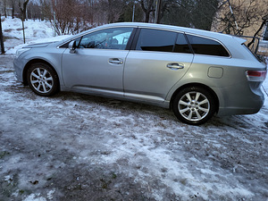 Toyota Avensis (1 foto / 3)