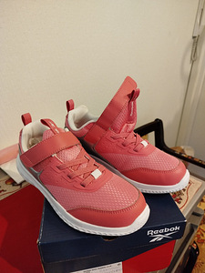Reebok tossud suurus 33. (1 foto / 2)