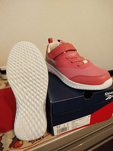 Reebok tossud suurus 33. (2 foto / 2)