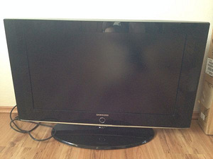 Samsung LE32S71 B originaalpuldiga (1 foto / 3)