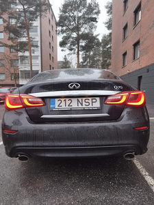 INFINITI Q70 (10 foto / 12)
