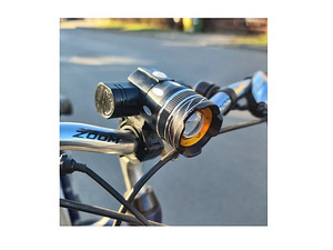 Velosipēda priekšējais un aizmugur. lukturis T6 USB P23681 (10 foto no 10)