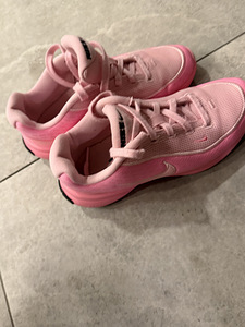 Nike 37 (5 фото из 6)