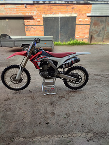 Honda CRF 450R 2016 (4 foto / 4)