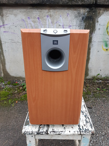 Сабвуфер JBL SUB178 (1 фото из 5)